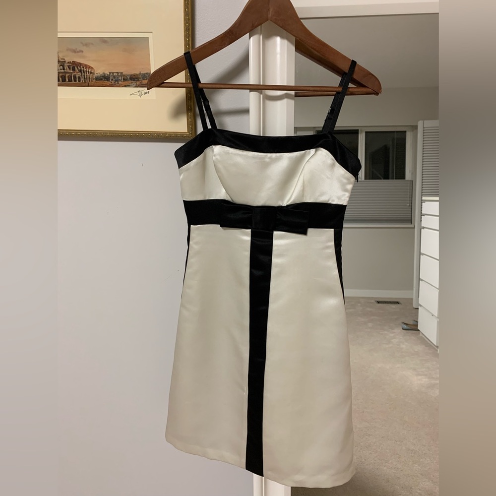 BCBG MaxAzaria satin cocktail dress -size 0